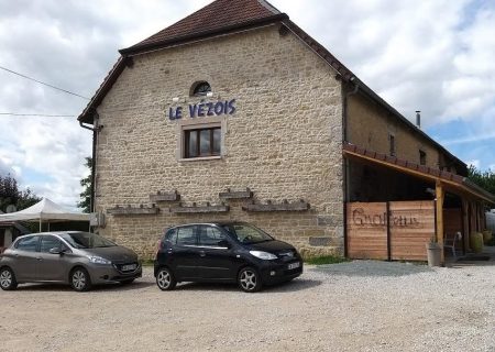  A la Vèze, un  village voisin 